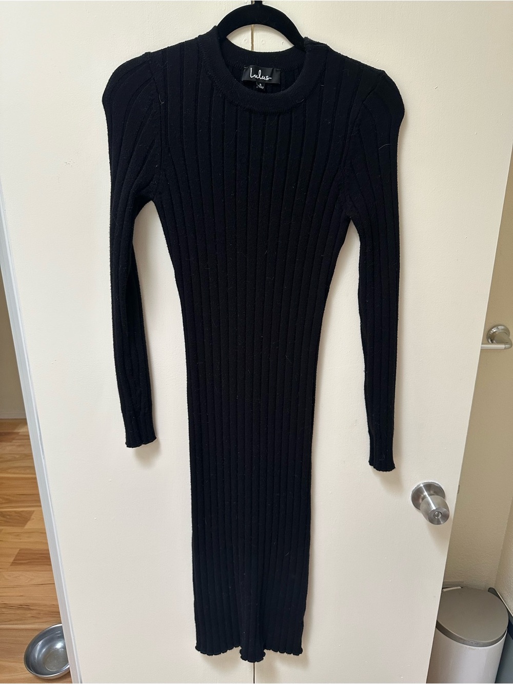 Lulu's Slim-Fit Black Ribbed Long Sleeve Midi Dress